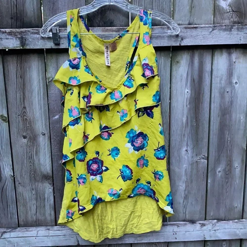 Eyeshadow Ruffled Tank sz. M